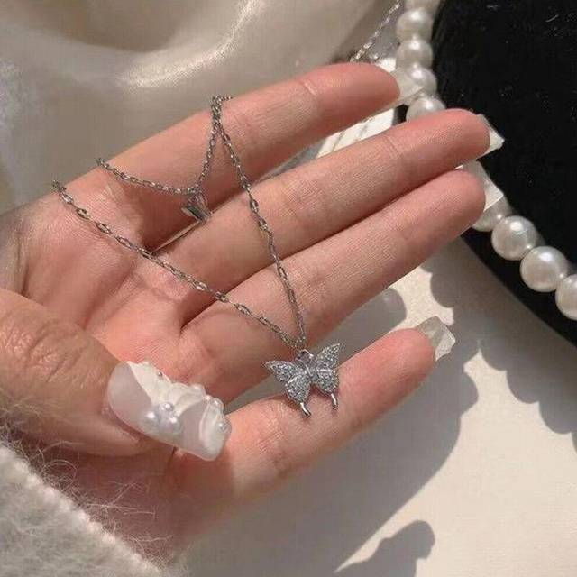 (silver) New Shiny Butterfly Necklace For Woman Girls Ladies Exquisite Double Layer Clavicle Chain Necklace Fashion Jewelry Gift