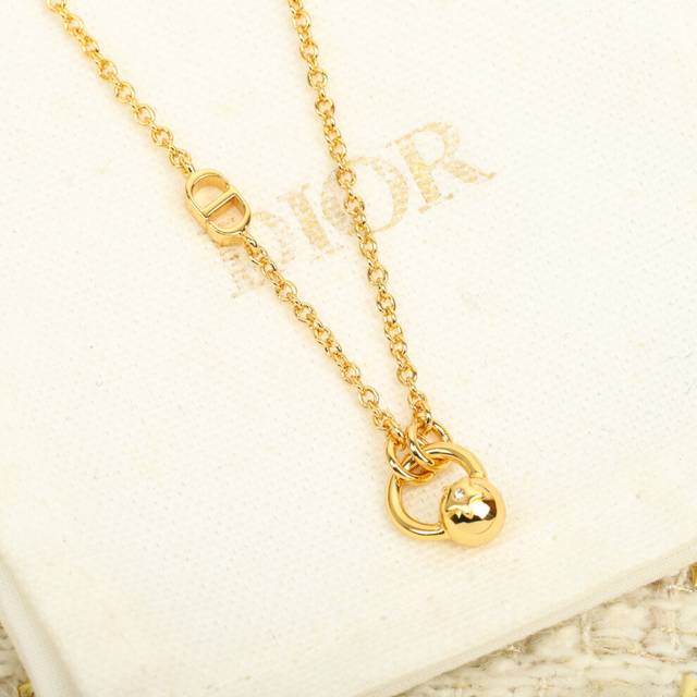 Dior Necklaces Fashionable And Classic, Small And Exquisiteï¼Comes Fully Packaged