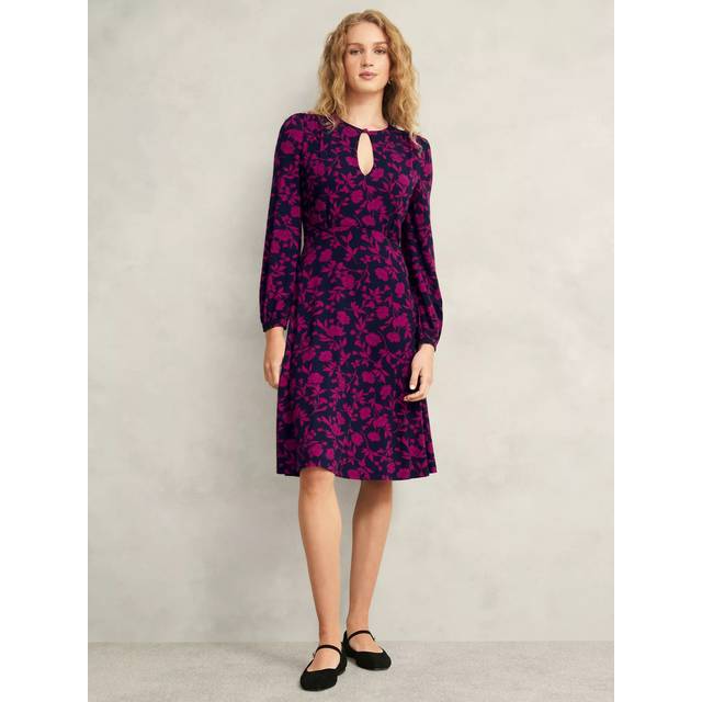 Grace Floral Mini Dress - Navy Pink - British label Hobbs was established in Hampstead in 1981, over the decades it has evolved from a small shoe label into a brand devoted to creating timeless pieces. The label’s collections feature a range of styles from everyday basics to sleek tailored pieces ideal for your workwear edit that will stand the test of time.