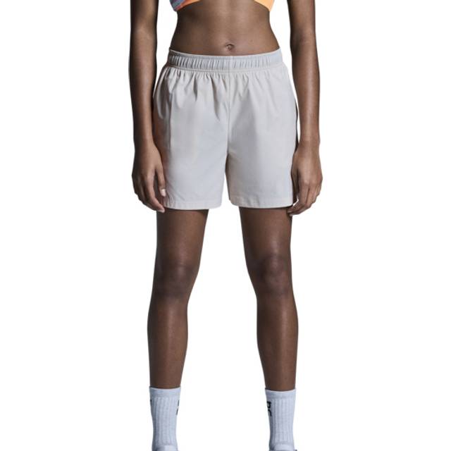 On Women's 5 Core Shorts Löparshorts & 3/4-löpartights Dam Storlek XXL Färg grå/brun