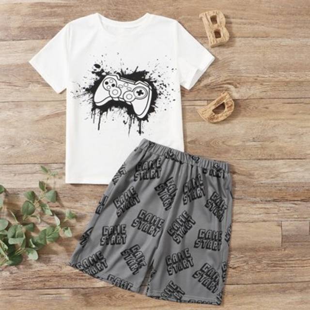 SHEIN Tween Boy Graphic And Ink Splatter Print Top & Shorts PJ Set
