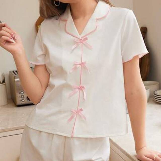 SHEIN Teen Girls 2pcs Cute Simple Ribbon Bow Decor 3D Bows Lapel Short Sleeve Top And Shorts Loungewear Set