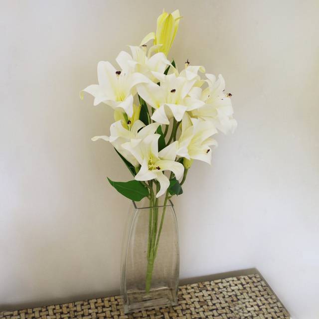Lilies Bush - White (60cm H X 30cm W X 30cm D)