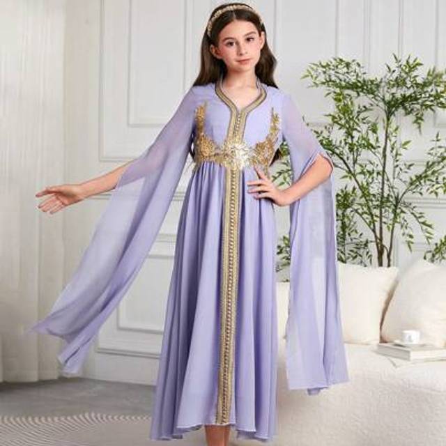 SHEIN Southeast Asian Style Tween Girls Casual Holiday Party Robe With Arabic Embroidery And Appliques, Suitable For Vacation, Dubai
