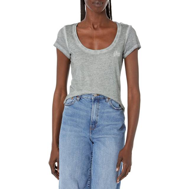 GUESS Women's Essential Short Sleeve Script Logo Scoop Neck Tee  Dusty