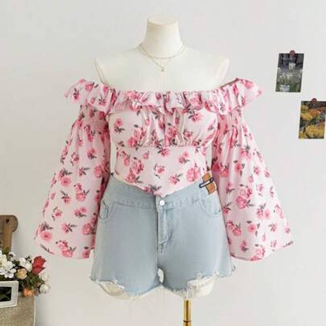 Soleia Plus Size Women&#39;s Holiday One-Shoulder Ruffle Collar Floral Print Flared Long Sleeve Blouse