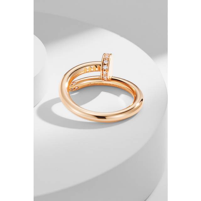 Cartier Rings Fashionable And Exquisite, Simple And Classic,Comes Fully Packaged.