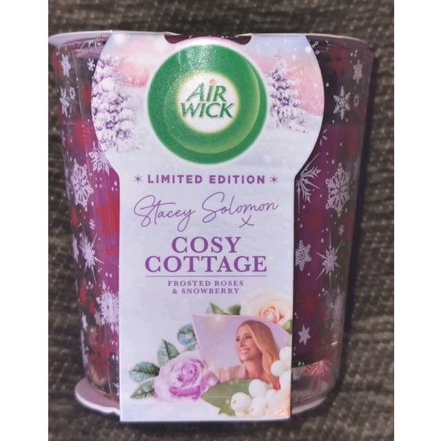 Air Wick Winterbarry Scented Candle - 105g