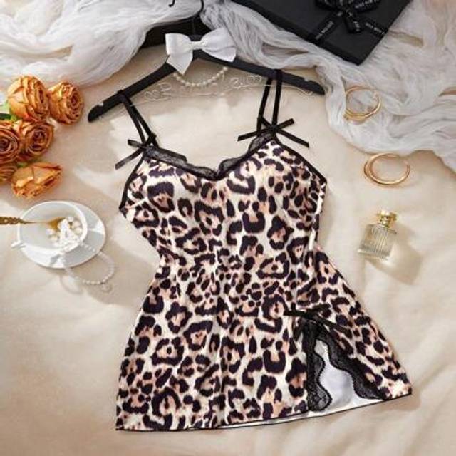 SHEIN 1pc Women&#39;s Sexy Nightgown, Leopard Color Contrast Bow Lace Printed Hem Slit Camisole Nightdress