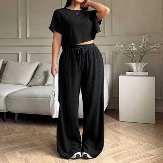 SHEIN Plus Size Solid Crew Neck Short Sleeve Top And Long Pants Casual Vacation Cool Feeling 2 Pieces Set,Summer /Spring Women Outfit,Spring Break