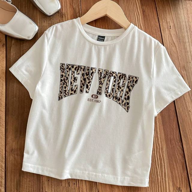 SHEIN Casual Minimalist Leopard Print &#34;New York&#34; Graphic White Round Neck Short Sleeve Cropped Fitted Women T-Shirt
