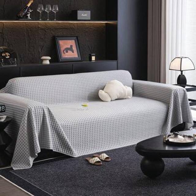 SHEIN 1pc Diamond-Patterned Icily Silky Sofa Throw Blanket, Modern Minimalist Beautiful Matching Sofa Decor For Living Room & Bedroom, Suitable For All Seas