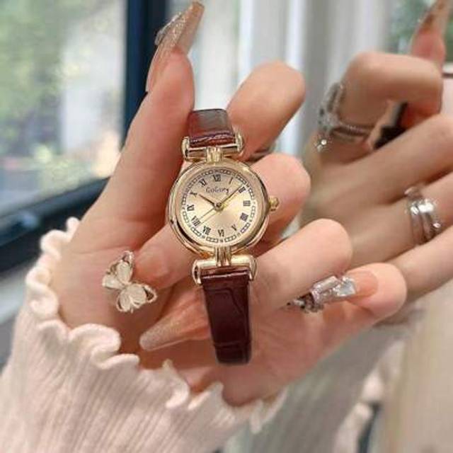 SHEIN [Holiday Gift] French Luxury British Style Ladies&#39; Watch, Elegant Vintage Compact Design, Quartz Movement For High School & College Students