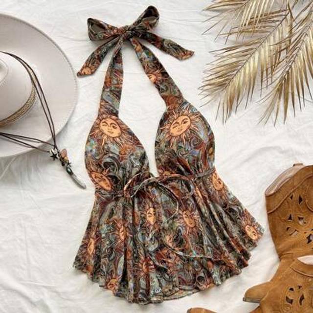 Soleia Women&#39;s Vacation Sun Print Halter Neck Tie Knot Front Tank Top, Suitable For Music Festivals, Parties, Summer