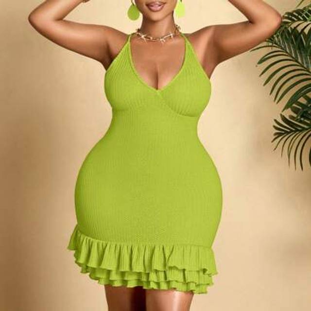 SHEIN Women&#39;s Plus Size Casual Solid Color Sexy Halterneck Low Neck Slim Hip Wrap Dress, A Staple Of Hawaii Travel, Suitable For Vacation Dates