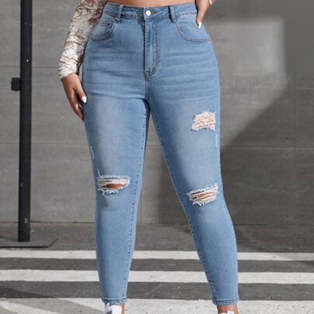 SHEIN Plus Bleach Wash Ripped Frayed Skinny Jeans