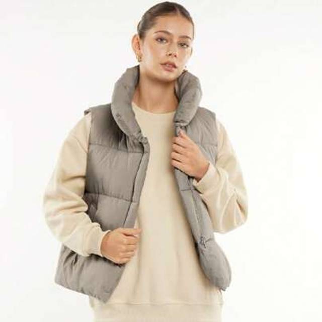 SHEIN Women&#39;s Cropped Puffer Vest, Sleeveless Vests Outerwear With Hidden Diagonal Zipper, Side Pockets, Ultra Soft Versatile Puffer Gilet