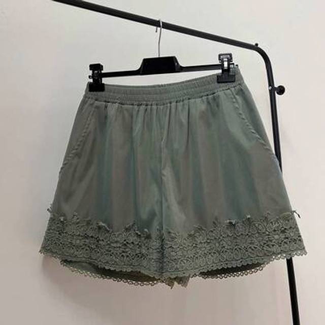 SHEIN Plus Size Ruffled Hem Patchwork Loose Casual Outing Party Holiday 3/4 Shorts