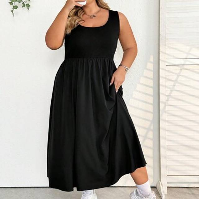 SHEIN Plus Size Women&#39;s Solid Color Basic Sleeveless Dress