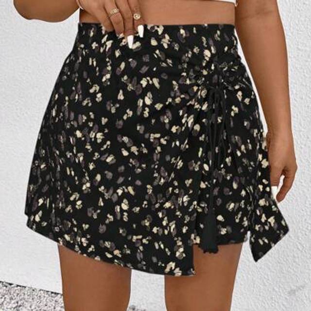 SHEIN Women Plus Size Floral Print Casual Shorts, Versatile For Spring & Summer Wear Summer Shorts
