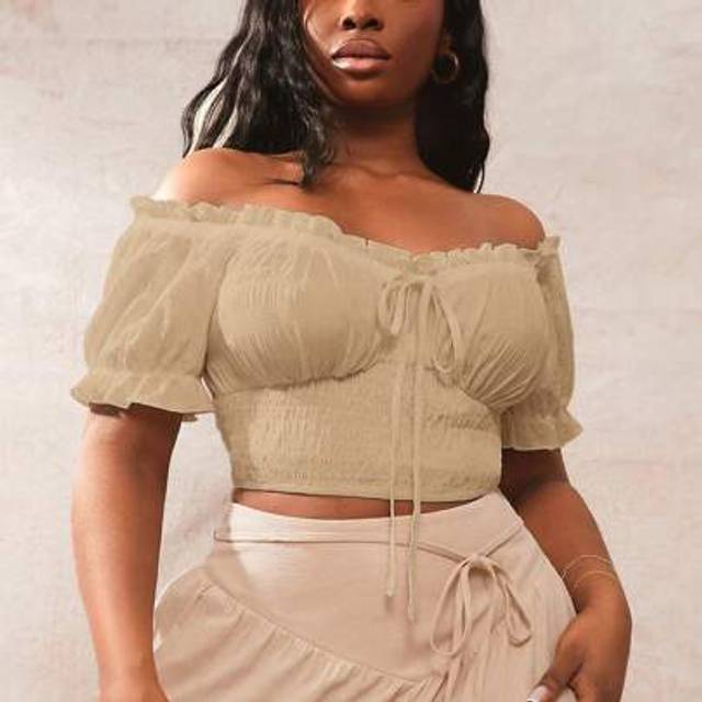 SHEIN Women&#39;s Plus Size Bohemian Solid Color Ruffle Off Shoulder Short Sleeve Blouse