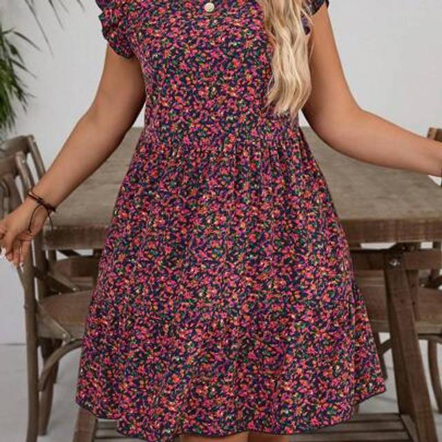 SHEIN Plus Size Women Ditsy Floral Casual Cap Sleeve Vacation Mini Dress,Beach Dress Sundress,Holiday Outfits Boho