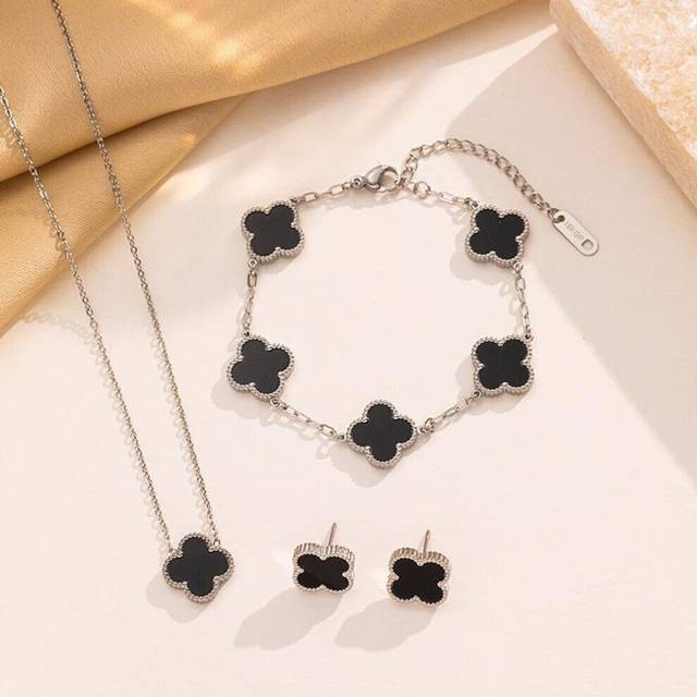 (black) 3pcs Clover Bracelet 13mm Titanium Steel Clover Double Sided Bracelet Necklace Earring Set - Black