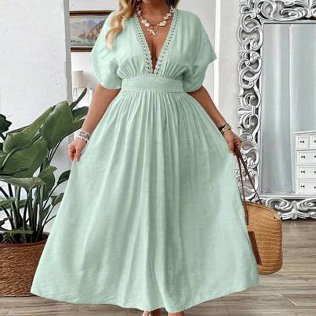 SHEIN Plus Size Women Shirred Short Sleeve Water-Soluble Lace Gathering Waist A-Line Romantic Vacation Dress