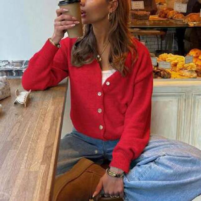 SHEIN Spring/Autumn And Winter New Women&#39;s Round Neck Small Shell Twist Button Long Sleeved Knitted Cardigan Women&#39;s Short Style Loose And Warm Comfortable
