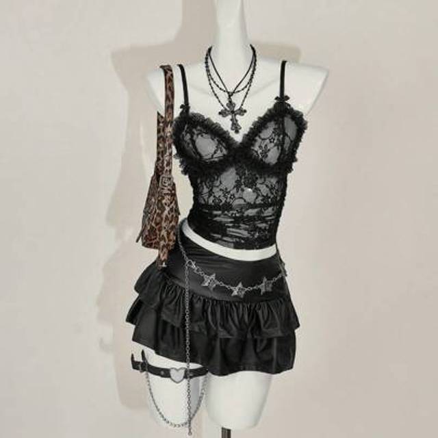 SHEIN Women&#39;s Y2k Holiday Party Sexy Lace See-Through Pleated Cropped Camisole