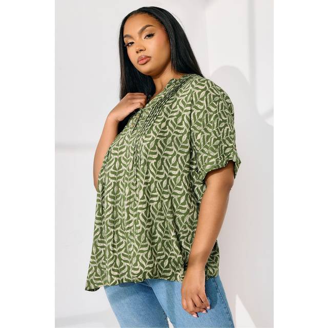Yours Curve Green Leaf Print Pintuck Top, Women's Curve & Plus Size, Yours - 18
