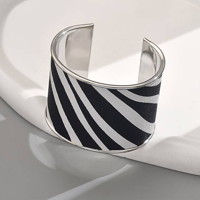 TEMU 1pc Elegant Cute Zebra Cuff Bracelet For Women, Iron Open Bangle, Geometric Pattern, For Daily And Party , Accessory