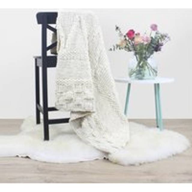 Bounty Throw Blanket Knitting Kit - White