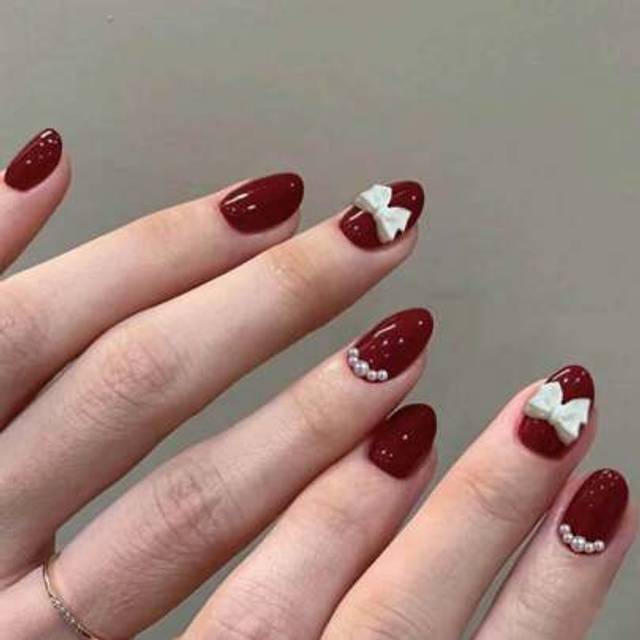 SHEIN 24pcs Short Oval Bow With Pearl Design Red Nails Tip Press On Nails Short Perfect Fit Design Acrylic False Nails Set ,Include: 1pc Jelly Glue And 1pc