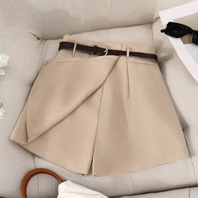 Regalyn Plus Size Women Elegant Solid Color Belt Decor Shorts Pants, Versatile For Commute, Going Out, Office Wear, Party, Casual In Summer