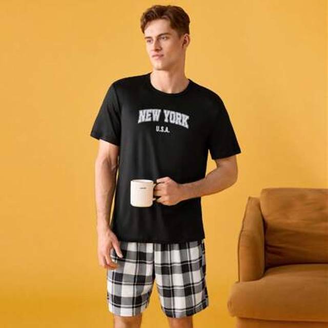 SHEIN Men&#39;s Plaid & Striped Shorts With Matching Short Sleeve Top, Pajama Set