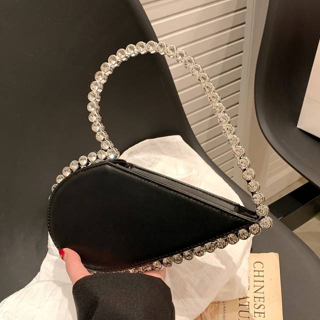 TEMU Women Elegant Heart-shaped Evening Bag - Trendy Wedding Clutch Purse For Party & Prom Mini Heart Shape Evening Bag, Women's Elegant Handbags For Party Prom