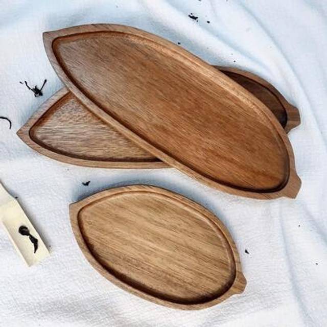 SHEIN Acacia Leaf Table Tray, Suitable For More Than 4 People To Use, Rustic Style Wooden Tray, Wooden Tea Tray, Can Hold Desserts, Tea, Bread, Snacks, Tea