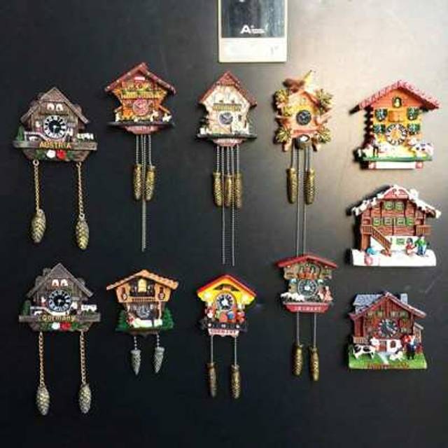 SHEIN 1pc Handcrafted Germany/Austria/Switzerland Souvenir Wooden Cuckoo Clock Fridge Magnet, Creative Painted Gift Item In Van Gogh Style