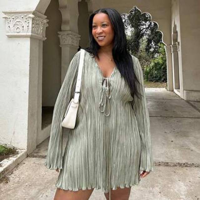 SHEIN Plus Size V-Neck Long Sleeve Tie Waist Flare Hem Solid Color Mini Dress, Stylish & Slimming
