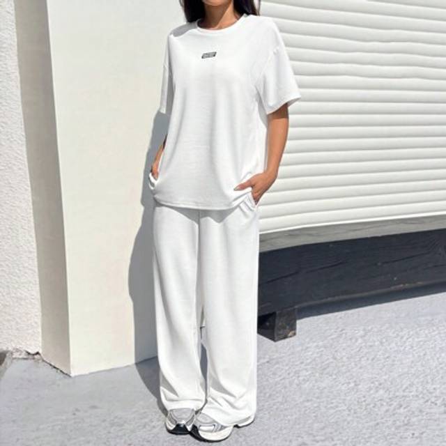 SHEIN Women Texture Casual Loose T-Shirt And Wide-Leg Pants 2Pcs Set