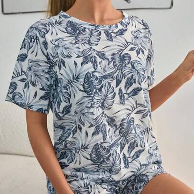SHEIN Women 2 Pcs Floral Pattern Detail Shirt&Shorts Homewear Lounge Set