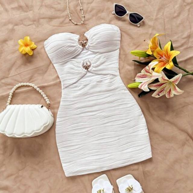 Soleia Women&#39;s Vacation White Knit Wavy Texture Fabric Hollow-Out Starfish Metal Buckle Decor Fitted Mini Dress, Suitable For Party, Date, Afternoon Tea, Bea