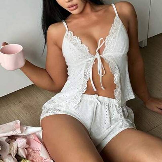 SHEIN Lace Trim Romantic Sexy Women Pajama Set