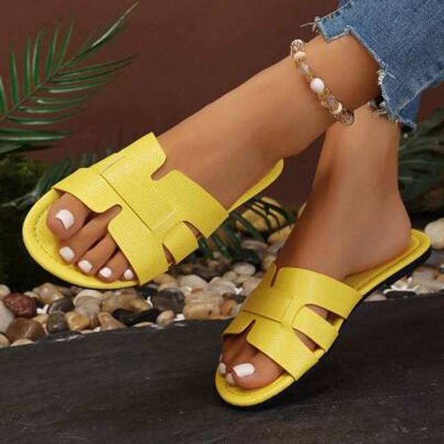 SHEIN Women&#39;s Summer New Round Toe Flat Non-Slip Wear-Resistant H-Shaped Woven Strap Hollow Open Toe Flat Sandals, Matching Dresses, Leggings, Casual Pants,
