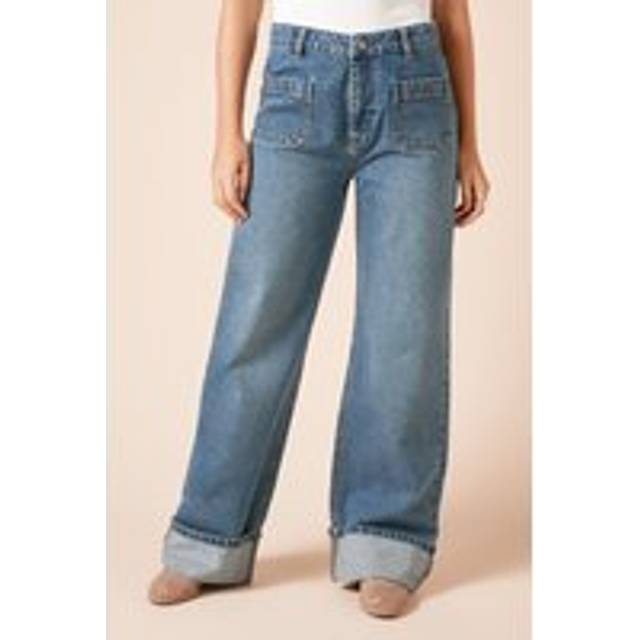 Womens Straight Leg Jean With Patch Pockets - Mid Wash - 18
