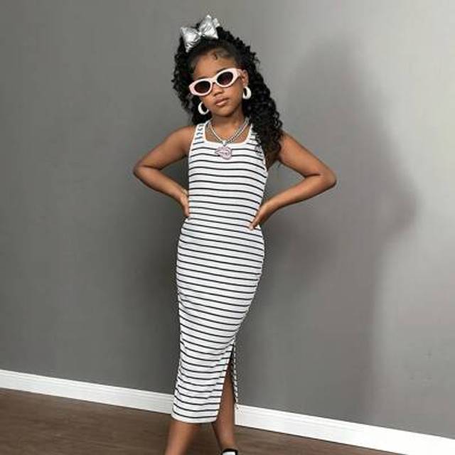SHEIN Tween Girls&#39; Casual Daily Street-Style Black & White Striped Sleeveless Dress