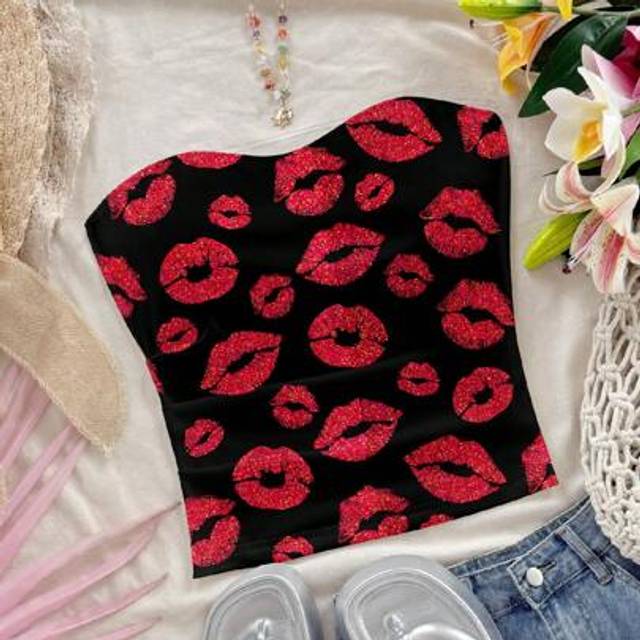 Soleia Casual Red Lip Kiss Pattern Cropped Camisole Tank Top For Women, Suitable For Summer Vacation