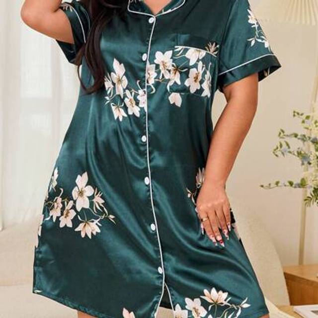 SHEIN Plus Size Women Floral Print Short Sleeve Open Front Nightgown Sleepwear