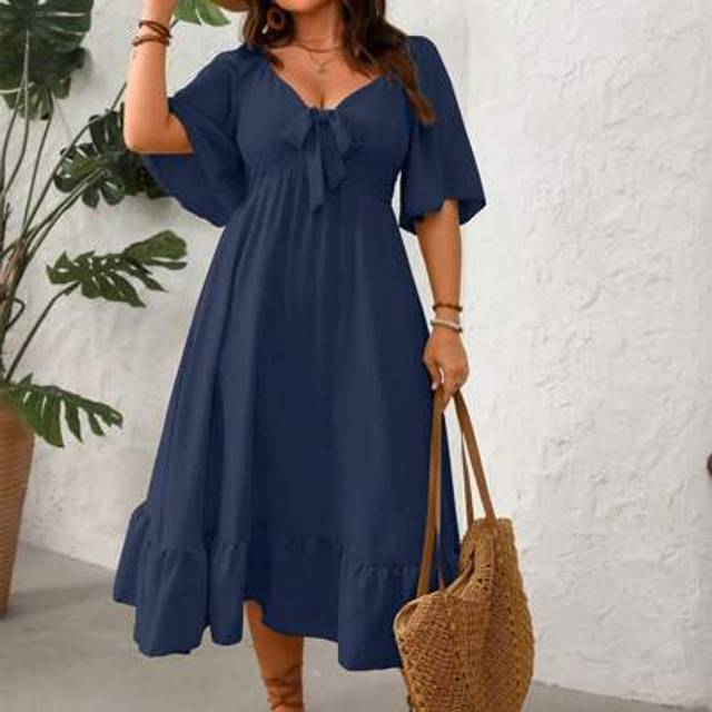 SHEIN Plus Size Cut-Out Flowy Hem Short Sleeve Dress